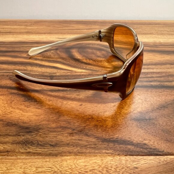 Oakley Sunglasses Woman\'s Brown main image 9